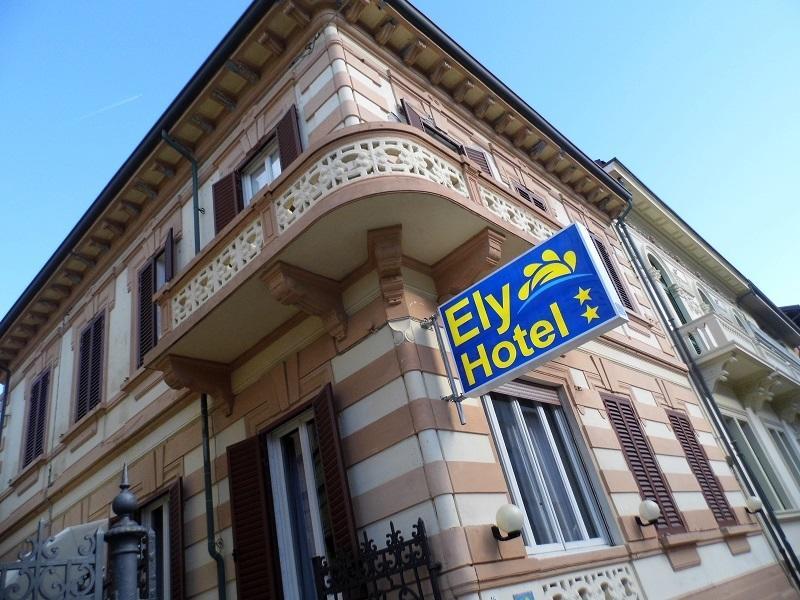 Hotel Ely เวียเรจโจ ภายนอก รูปภาพ