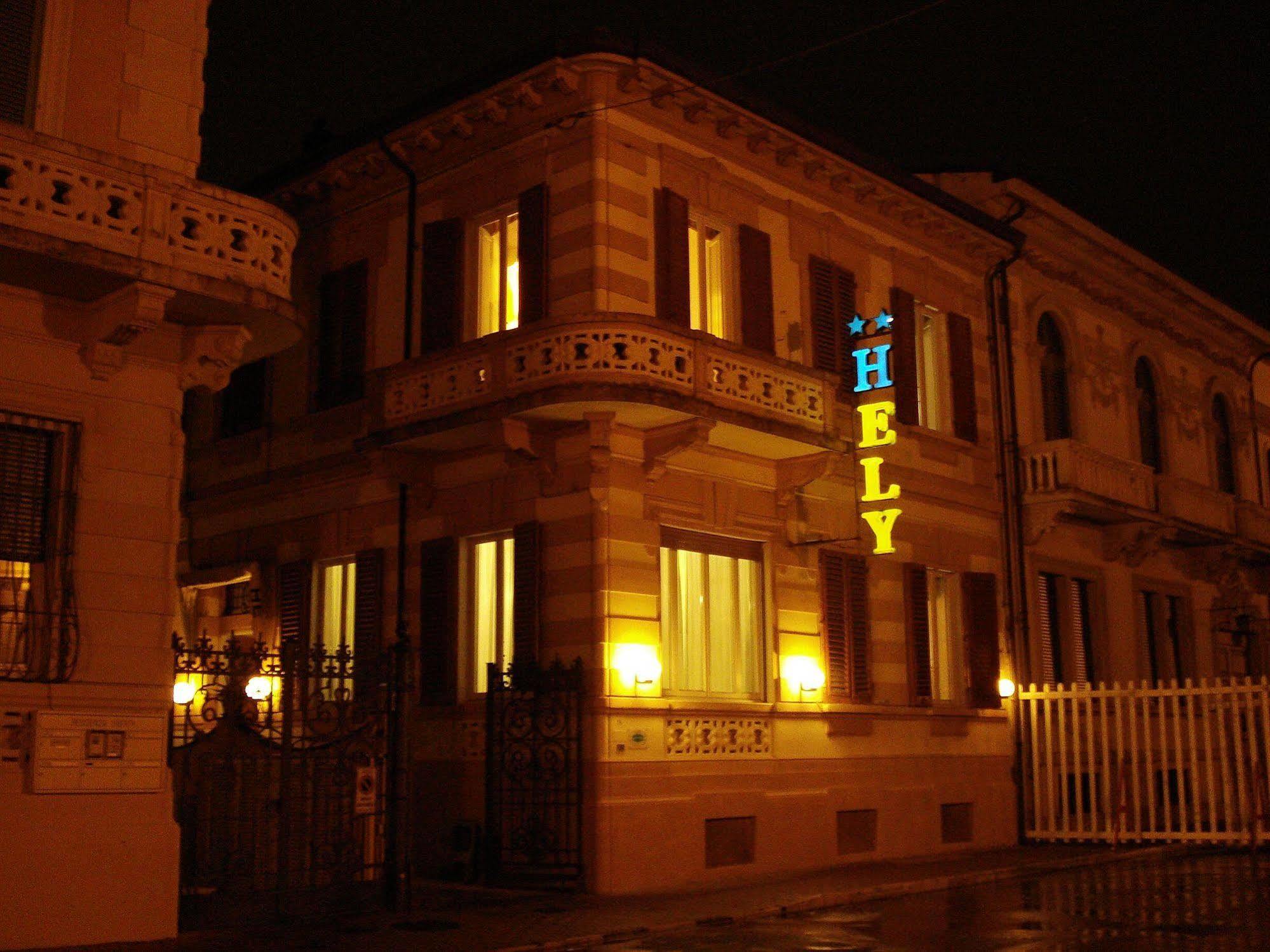 Hotel Ely เวียเรจโจ ภายนอก รูปภาพ